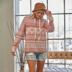 Caldi abbracci e stampe Boho: felpa con cappuccio in maglia a nido d'ape azteca immagine 1