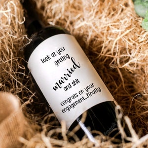 Étiquette de vin de fiançailles Cadeau de shower de bride Cadeau pour la mariée Étiquette de vin drôle Cadeau meilleur ami Cadeau de mariage Cadeau de couple Cadeau de fiançailles