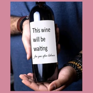 Etiquette de vin pour nouvelle maman Vous attend après le travail Cadeau pour nouvelle maman Etiquette de vin amusante Cadeau post-partum Idée cadeau pour nouvelle maman Cadeau petite amie