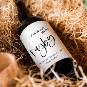 Cadeau entraîneur de rugby Etiquette de vin de Noël Se mariera bien avec un entraînement Cadeau de remerciement Entraîneur sportif personnalisé Etiquette de vin de rugby Cadeau personnalisé entraîneur