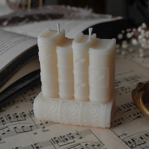 Medium Books Soy Candle, Bookshelf Candle, Stack of Books, Library Candle, Reading Candle, Aesthetic Candle, Readers Nook, Dark Academia