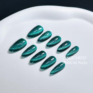Dark Green Cat Eye Almond Handmade Press On Nails 10pc