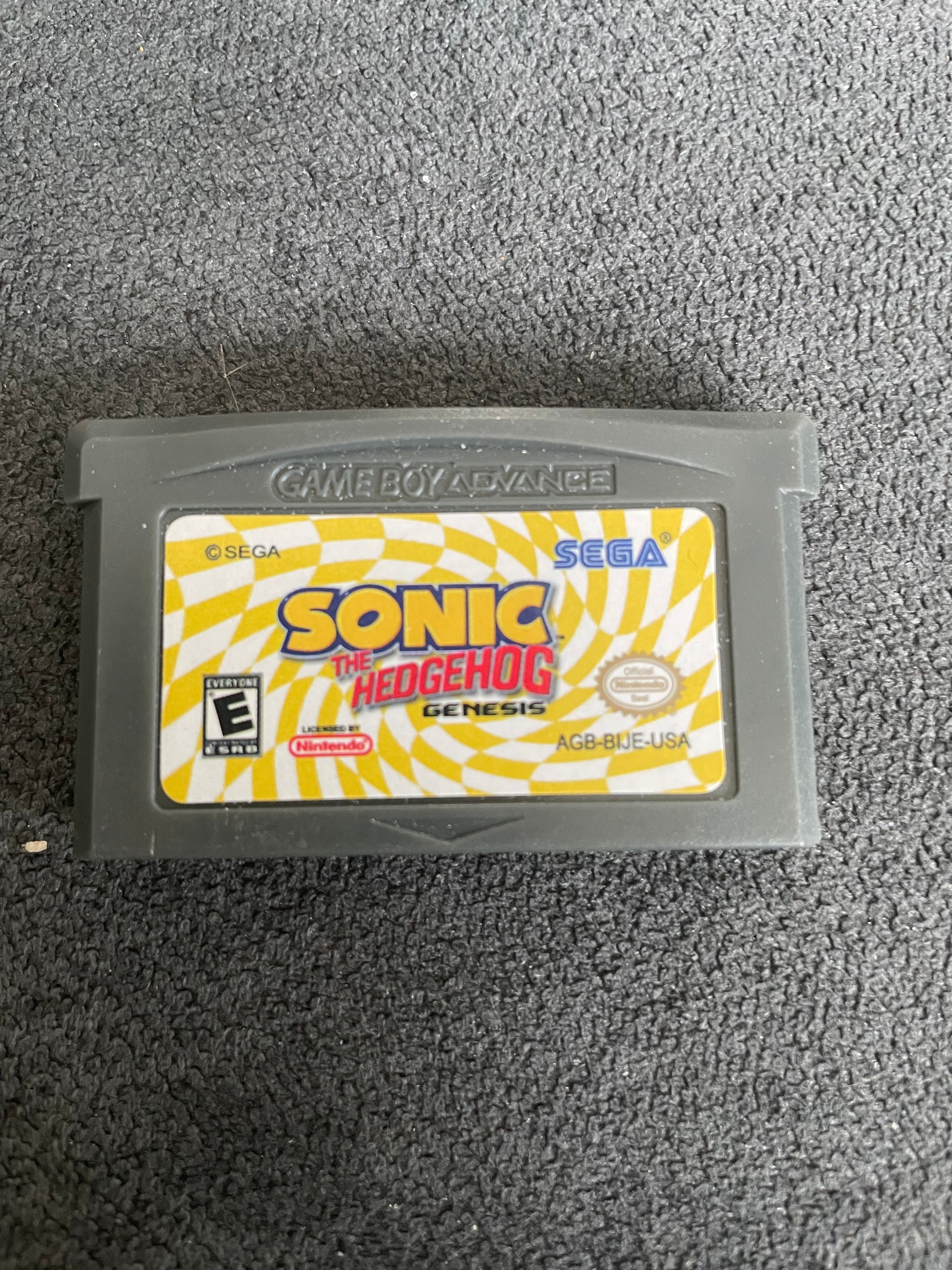 Sonic the Hedgehog Genesis Version Nintendo Game Boy Advance 