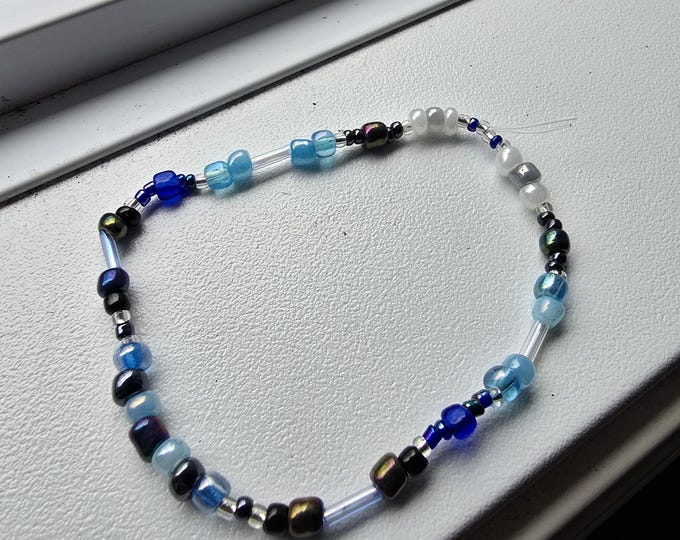 Featured listing image: Tri-Coloured Glass Bracelets