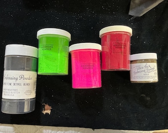 5 different colors of embossing powders including fine detail black from Ranger 180 grams, 3 Hampton Arts 4 g and 1 extra thick gold 80 g.