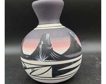 Mesa Pottery Approx 5 In Desert Storm Navajo Hand Painted Vase Southwest Sunset