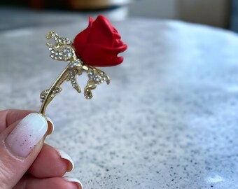 Elegant Red Rose Dress Brooch Pin suitable for Christmas parties and Christmas gifts