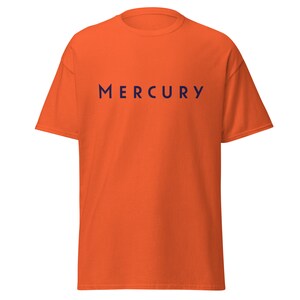 Mercury Lifestyle Based T-shirt (modern type - paarse letters)
