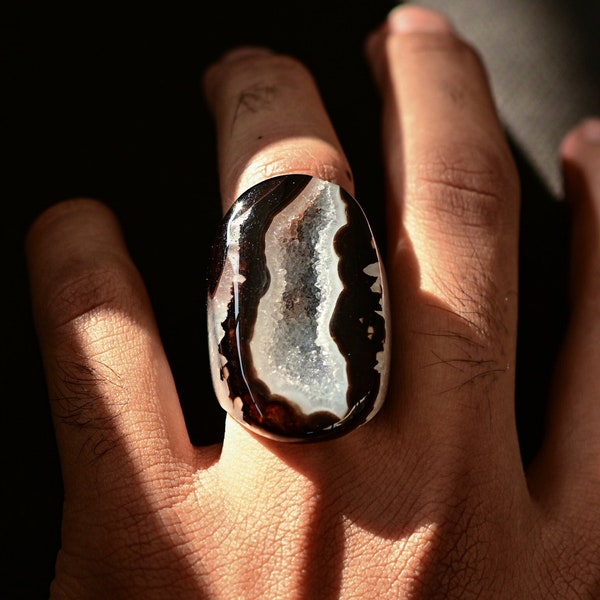 Rifted Radiance Druzy Agate Ring, Banded Agate Geode Druzy Ring, Rare Druzy Jewelry Unisex Natural Gemstone Jewelry | Ring Size: US 8.25