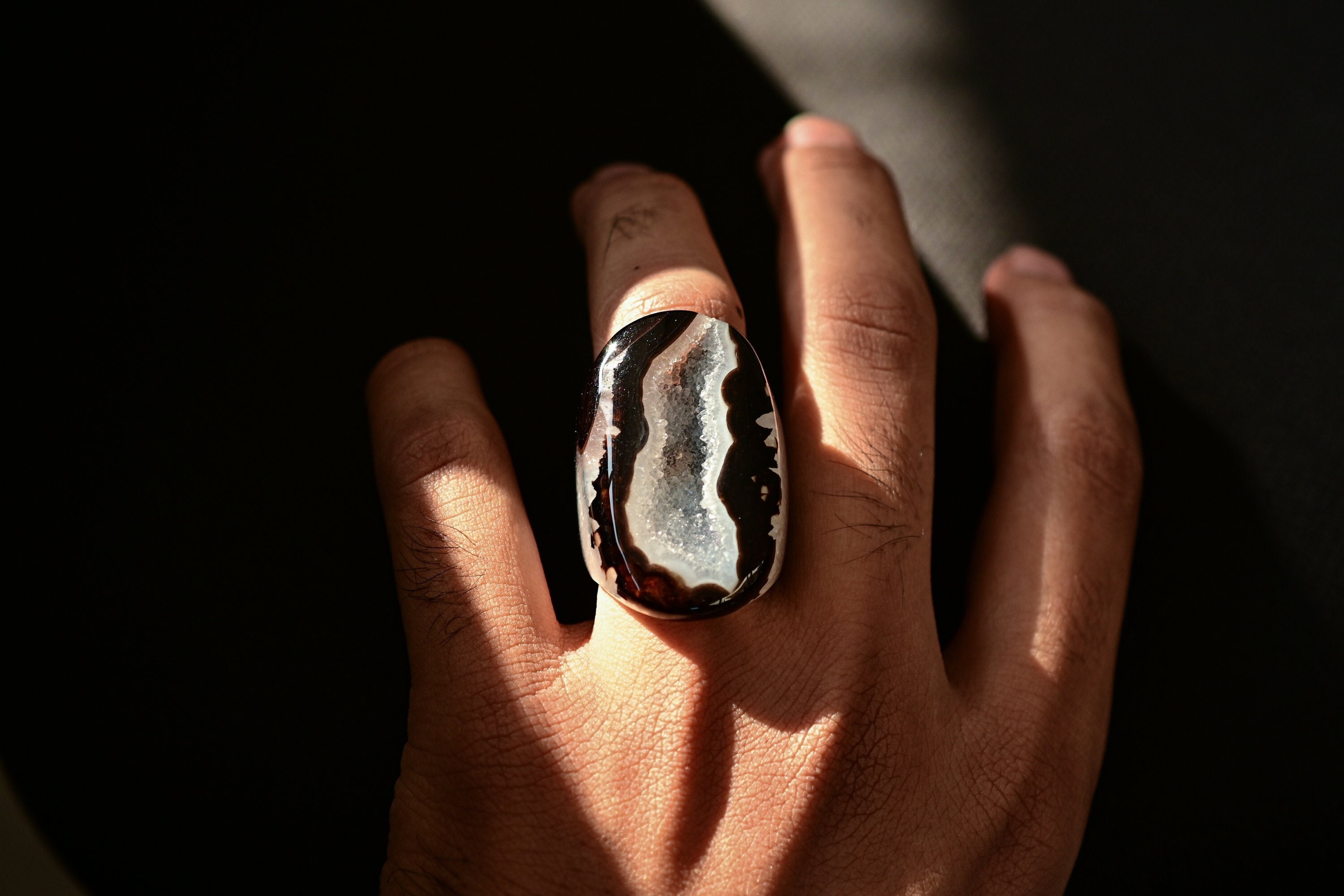 Rifted Radiance Druzy Agate Ring, Banded Agate Geode Druzy Ring, Rare Druzy Jewelry Unisex Natural Gemstone Jewelry | Ring Size: US 8.25