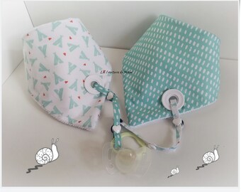 Set of 2 bandana bibs with pacifier attachment Vert d'Eau Collection