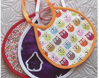 Round birth bib