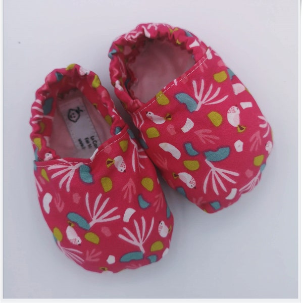 Chaussons 6 mois - Collection ROSE Fleurs et Oiseaux Cerise