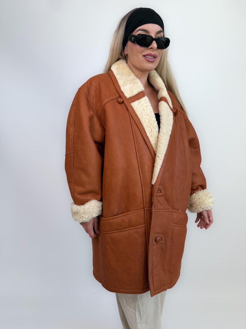 Cappotto in montone e shearling color cognac vintage, giacca invernale in pelle foderata in lana, da uomo e da donna immagine 8