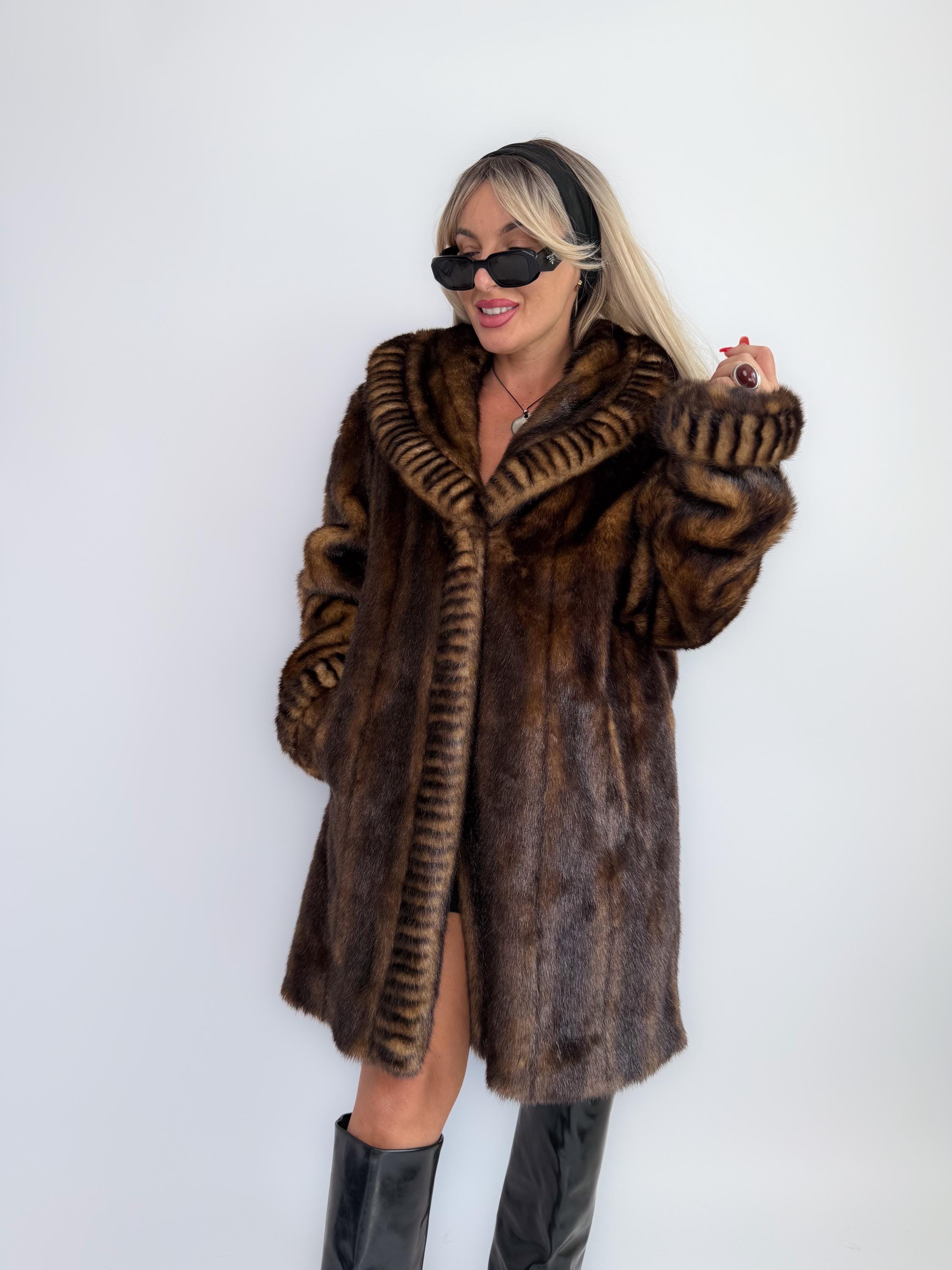 vintageヴィンテージアウターフェイクファーブラウンレトロUSA海外古着 90年代風フェイクファーコート：ブラウンのモブワイフ風冬用ジャケット