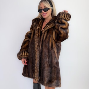 90s Faux Fur Coat: Brown Mob Wife Style Winter Jacket (L-XL, Made in USA)