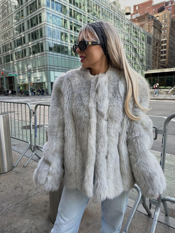 Vintage Faux Fur Silver White Fox Grey Beige Mob Wife Coat Vintage Faux Fur Silver White Fox Grey Beige Mob Wife Coat