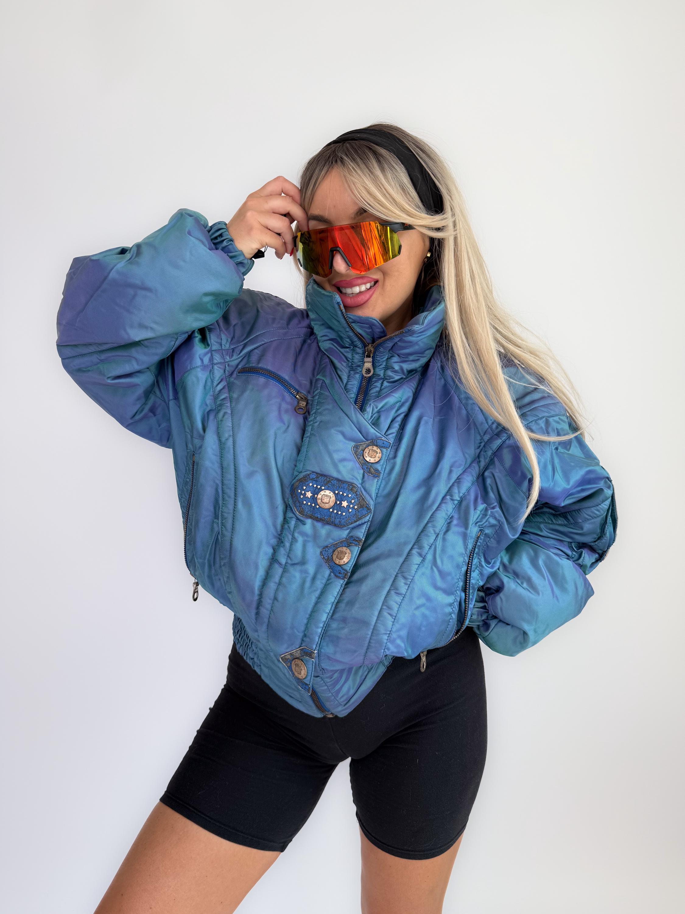 Vintage Kaelin Ski Bomber Jacket – 80s 90s Iridescent Blue Cropped Puffer Coat, Celestial Sun & Moon Buttons, Retro Après-Ski Glam Unisex