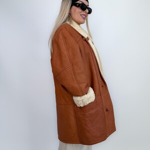 Cappotto in montone e shearling color cognac vintage, giacca invernale in pelle foderata in lana, da uomo e da donna immagine 3