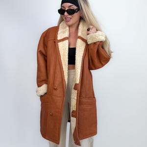 Cappotto in montone e shearling color cognac vintage, giacca invernale in pelle foderata in lana, da uomo e da donna immagine 12