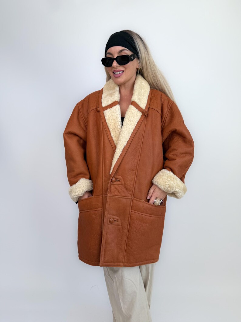 Cappotto in montone e shearling color cognac vintage, giacca invernale in pelle foderata in lana, da uomo e da donna immagine 7