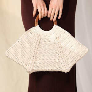 Handmade Fan Shape Bag, Boho Woven Hand Bag, White Crochet Summer Bag, Woven Pouch Tote Bag, Handmade Clutch, Crochet Wooden Handle Bag image 2