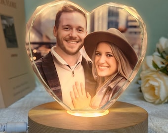 Corazón de cristal 3D personalizado con foto y base luminosa. Foto grabada con láser en vidrio. Regalo de aniversario para la esposa. El mejor regalo.