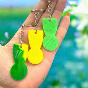 Einkaufswagenlöser Schlüsselanhänger personalisiert Epoxidharz mit Glitzer & Trockenblumen – Geschenkidee Handmade Unikat Einkaufswagenchip