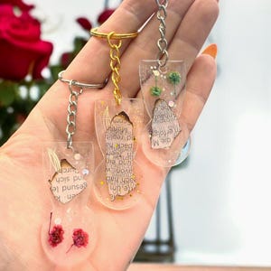 Einkaufswagenlöser Schlüsselanhänger personalisiert Epoxidharz mit Glitzer & Trockenblumen – Geschenkidee Handmade Unikat Einkaufswagenchip