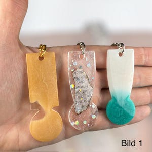 Einkaufswagenlöser Schlüsselanhänger personalisiert Epoxidharz mit Glitzer & Trockenblumen – Geschenkidee Handmade Unikat Einkaufswagenchip