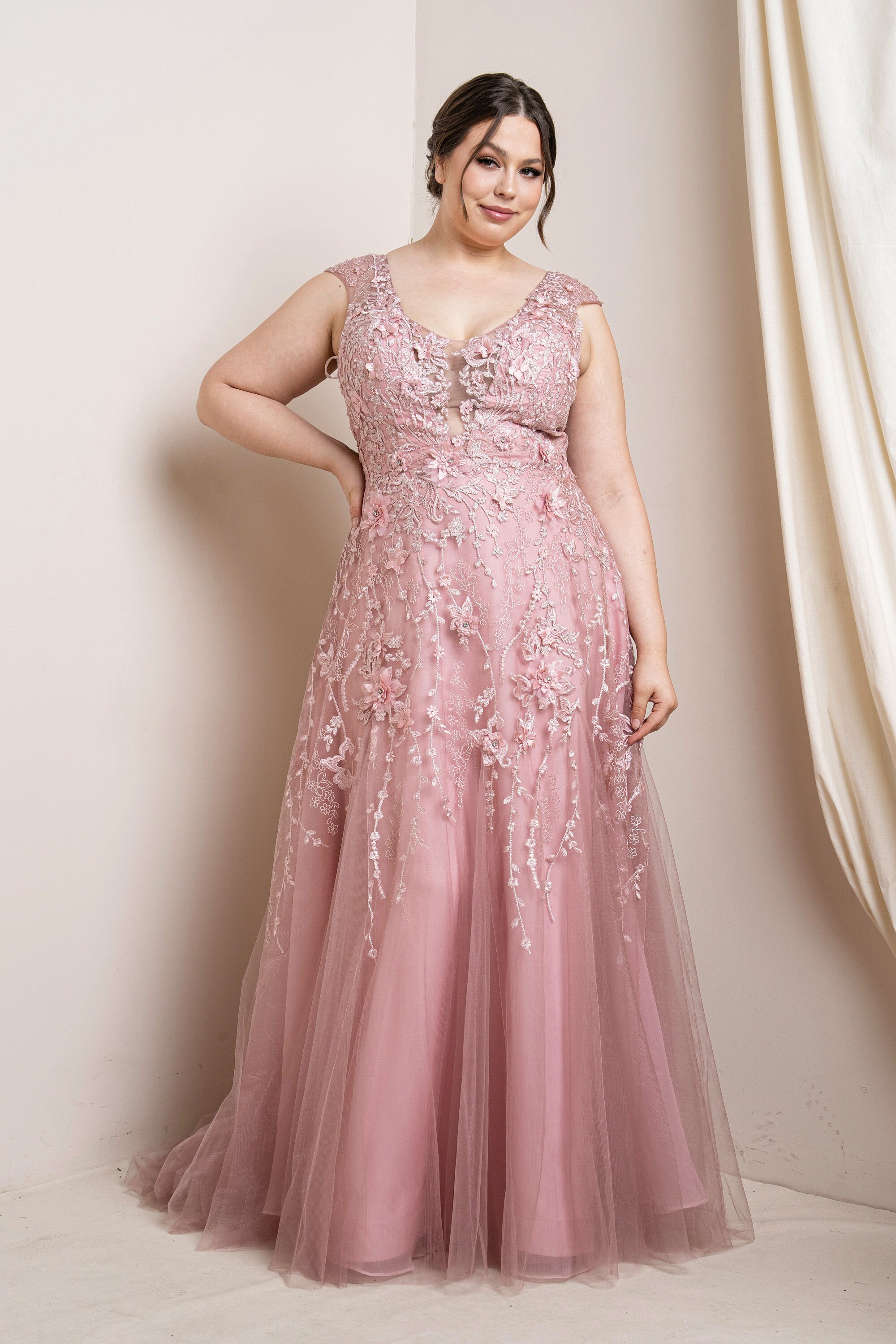 chinese dress ladies Amazon.com: Ever-Pretty Women's Sequin Chiffon Formal Evening Dresses A  Line Half Sleeves Mother of the Bride Dress Black US4 : Clothing, Shoes &  Jewelry