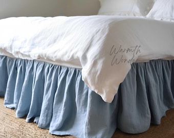 Handgefertigter Rostfarbener Bettrock aus Baumwolle mit Rüschen: Bauernhaus Bettwäsche