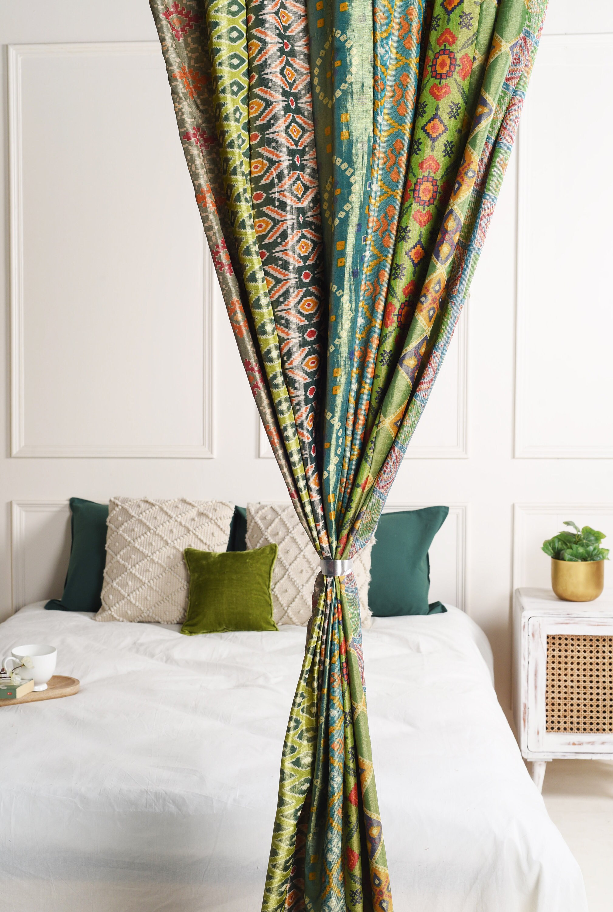 Silk Pachwork Curtain インドサリー　#A22 シングル Vintage Silk Sari Patchwork Curtain: Bohemian Window Door Drapes