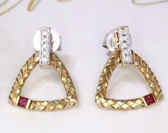 Oorbellen van 18 karaats geelgoud met natuurlijke robijn/robijnhangers met diamanten halo/oorbellen met echte robijn/unieke robijnoorbellen voor haar/handgemaakte robijnoorbellen