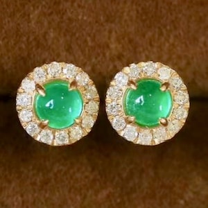 18k solid gold emerald studs women/Dainty tiny emerald stud earring/Handmade unique emerald stud earrings/Diamond genuine emerald studs