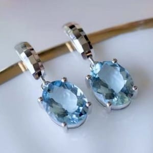 18k white gold aquamarine studs/Dainty aquamarine stud earring/Minimalist aquamarine studs/custom fine jewelry/Trendy modern aquamarine stud