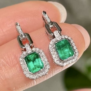 Top notch 18k white gold natural emerald dangle earrings women/Diamond halo art deco emerald studs/Unique emerald earring/High end emerald