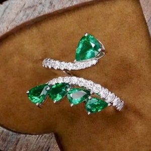 Unique pear emerald ring in 18k white gold/Art Deco emerald engagement ring/Handmade emerald jewelry/modern emerald ring/unique emerald ring