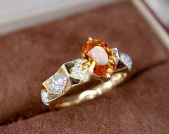 Natural orange garnet ring/18k solid yellow gold oval garnet ring/raw fanta garnet ring/garnet engagement ring/unique garnet ring for her