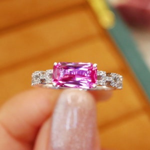 Genuine Natural Pink Sapphire ring in 18k white gold-Modern natural Padparadscha ring-Art deco pink sapphire ring-Handmade sapphire ring