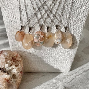 Flower Agate Crystal Tumble Stone Necklace Pendant - Crystal Healing Semi Precious Gemstone Jewellery / Gift / Handmade / Boho / Hippie