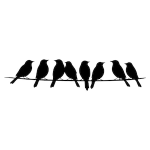 Op de afbeelding: Zwart silhouet van acht vogels die op een dunne horizontale lijn tegen een witte achtergrond zitten. De vogels zijn gelijkmatig verdeeld, kijken in verschillende richtingen en hebben een eenvoudig, gestileerd ontwerp. Geschikt voor wandkunst.