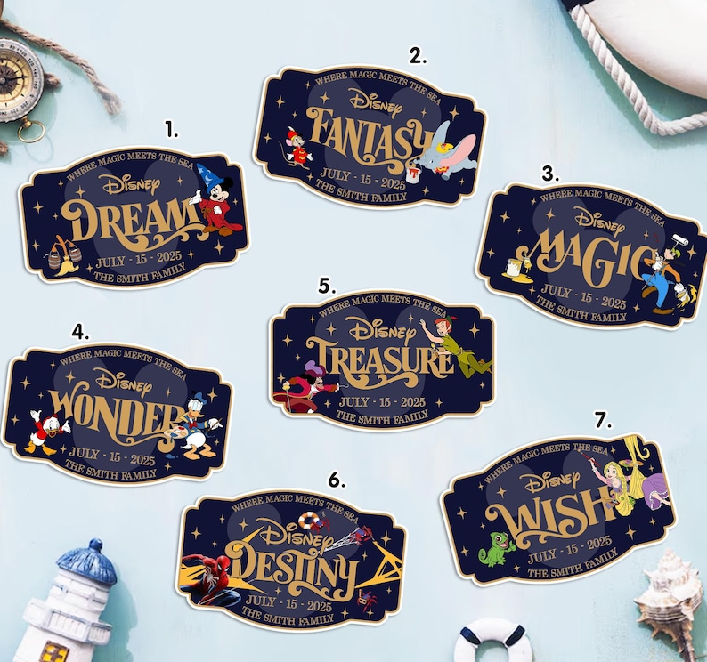 Pode incluir: Uma cole&ccedil;&atilde;o de sete autocolantes Disney azul marinho. Cada autocolante apresenta uma palavra diferente: Dream, Fantasy, Magic, Wonder, Treasure, Destiny e Wish. Os autocolantes incluem ilustra&ccedil;&otilde;es de personagens e o texto "July 15-2025, The Smith Family."