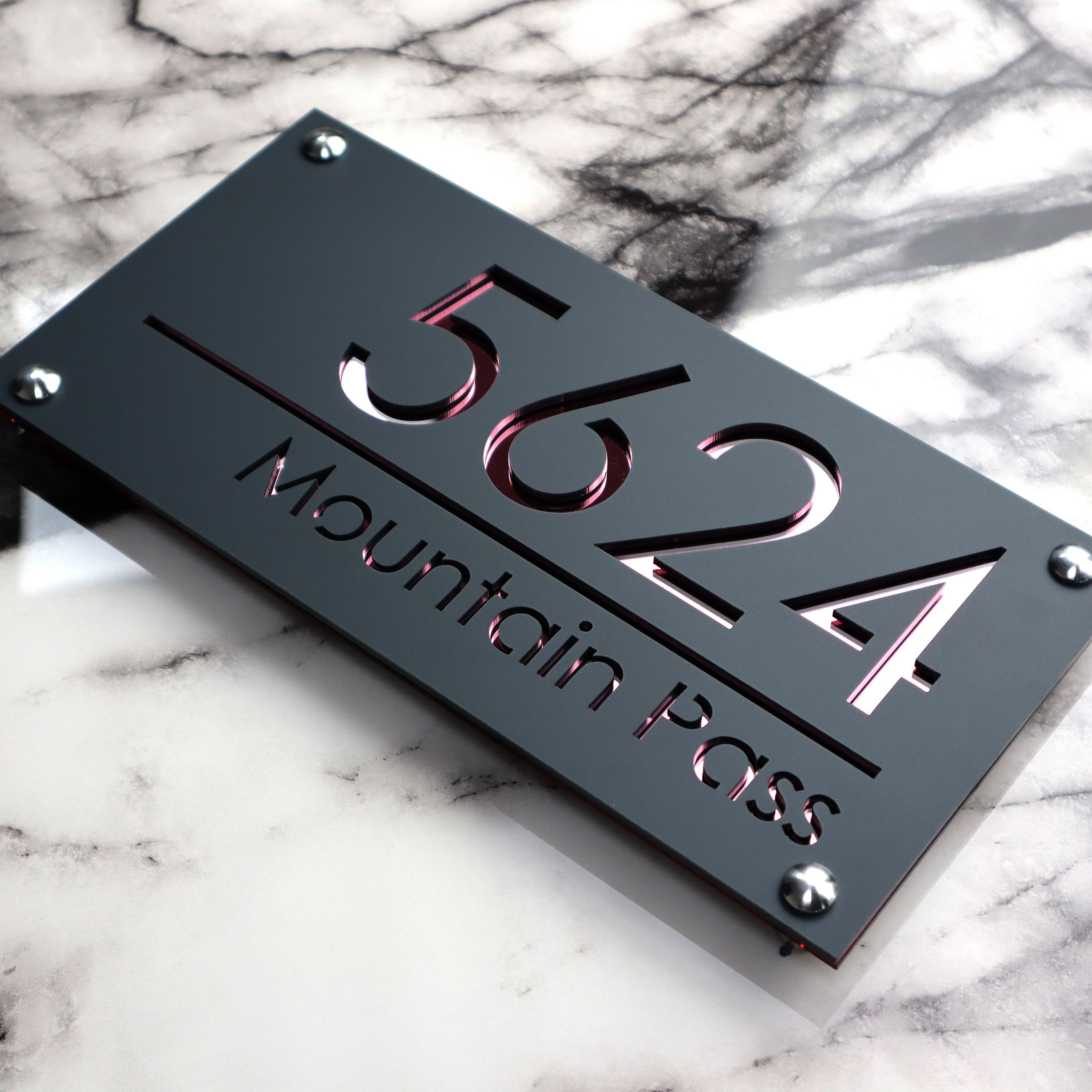 Hausnummer Selbstklebend Hausnummer Wandschild UK Präzisions Geschnittenes Acrylglas Hausnummer Schild Matt Schwarz & Gold Spiegel Hausschilder Türnummern Quadratisches Schild Türschild Acryl
