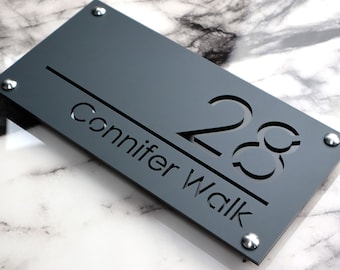 House Wall Plaques UK | Luxe A4 | Contemporary Door Plaque House Number Sign | Matt Gray Anthracite & Black Mirror | 280mm x 140mm