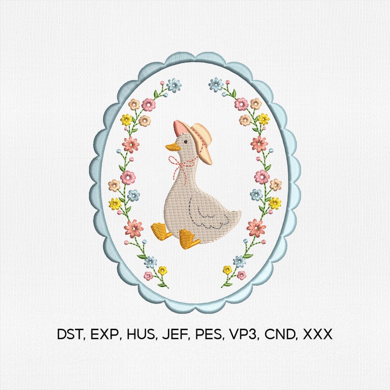 Puede incluir: Dise&ntilde;o bordado de un ganso sentado con sombrero de paja, enmarcado por una corona floral dentro de un &oacute;valo festoneado. El dise&ntilde;o incluye el texto "DST, EXP, HUS, JEF, PES, VP3, CND, XXX". La paleta de colores incluye beige, amarillo, rosa, azul y verde.