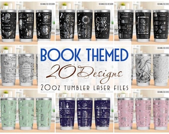 Può includere: Venti design a tema libro per bicchieri da 20 oz. I design presentano varie illustrazioni e citazioni legate ai libri, tra cui uno scheletro che legge un libro, un drago e una citazione sul leggere con gli occhi chiusi. I design sono in bianco e nero, e alcuni hanno uno sfondo verde, blu o rosa.