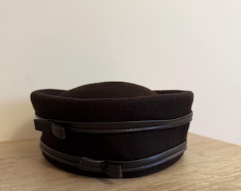 Vintage Italian Wool Hat - Minimalist Y2K Chic