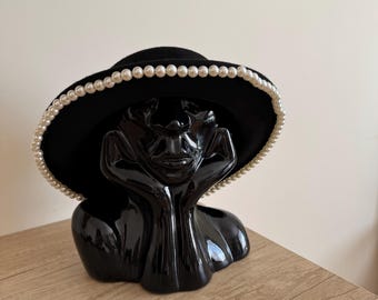 Sombrero canotier de fieltro de lana de Maison Michel Paris: ribete de perla negra, diseño francés