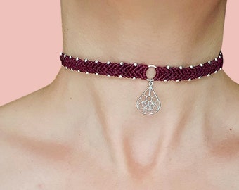Makramee-Halskette mit Tropfenanhänger – minimalistischer handgefertigter Schmuck, Geschenk für Frauen